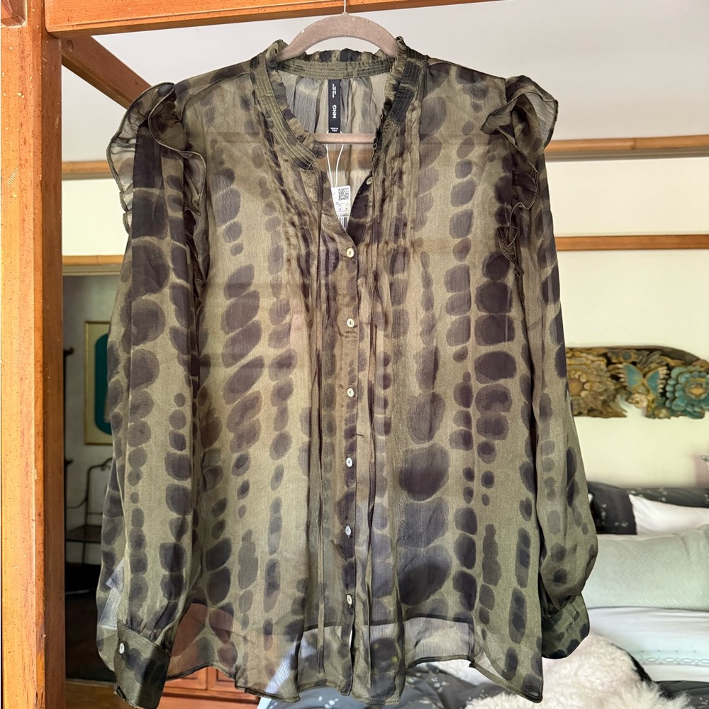 Mango Ruffled Mandarin Collar Blouse in Black and Green
